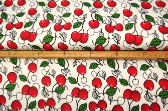 25228-02 ''Very Cherry'' print