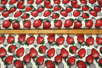 25227-02 ''Very Strawberry'' print